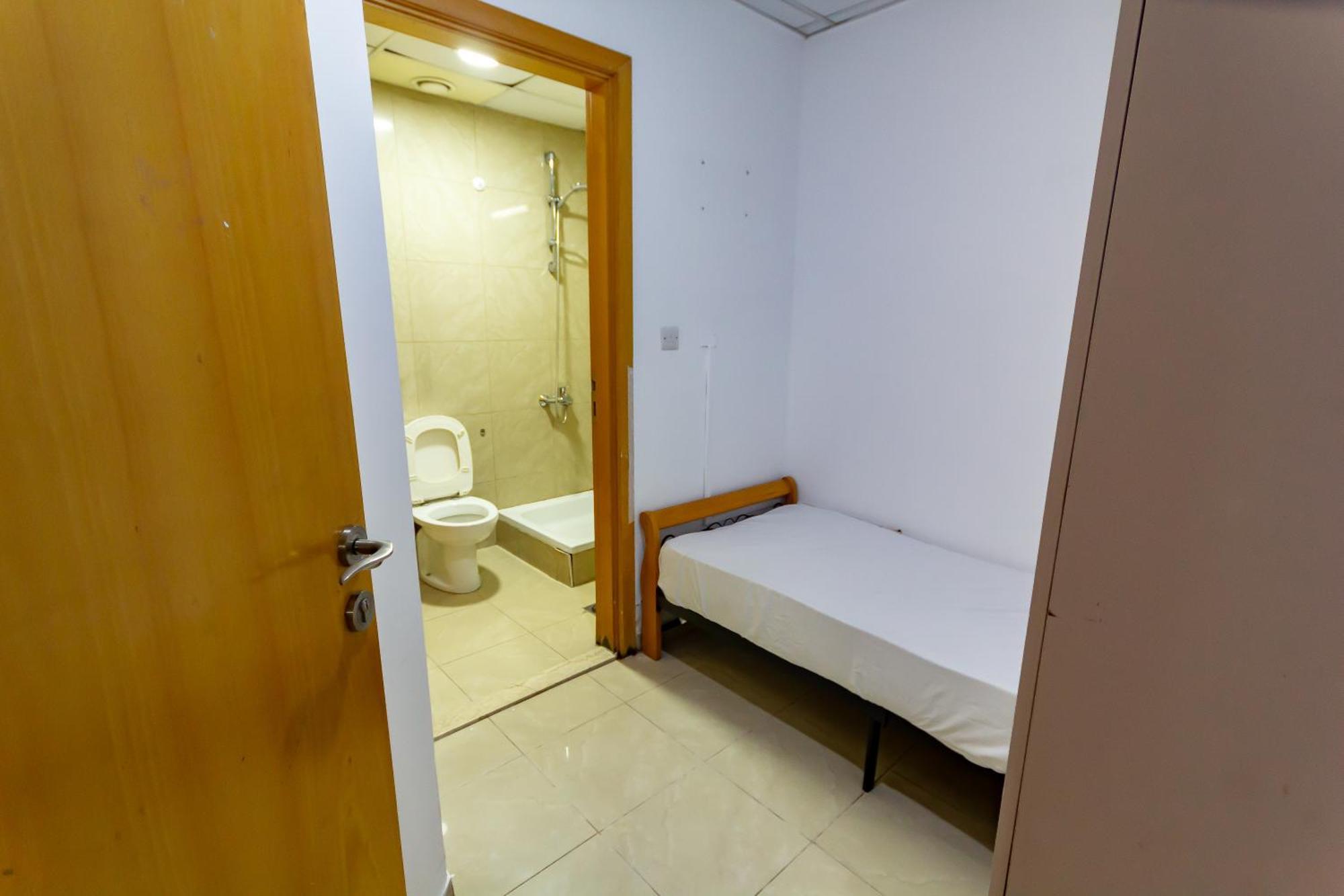 Budget Rooms With Private Bathroom For 'Girls' Only In Dubai, Marina Εξωτερικό φωτογραφία