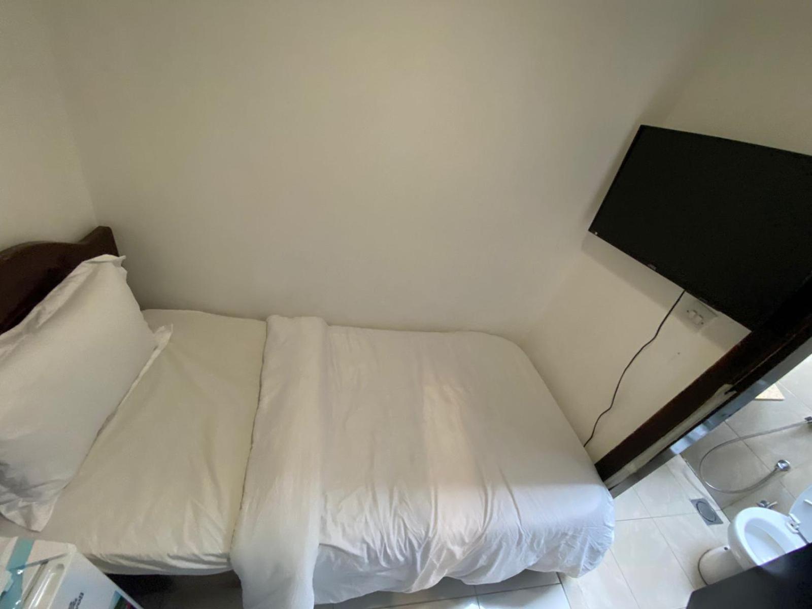 Budget Rooms With Private Bathroom For 'Girls' Only In Dubai, Marina Εξωτερικό φωτογραφία