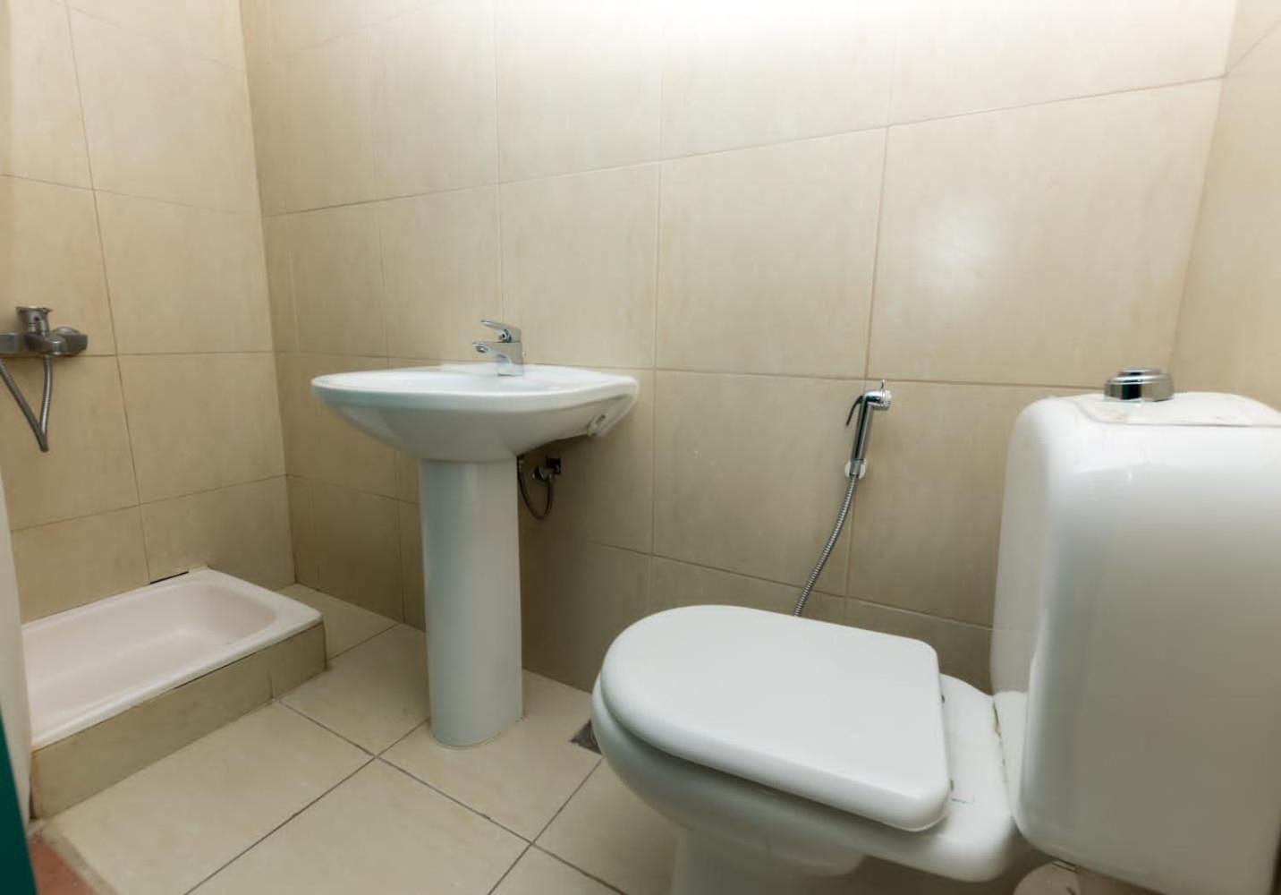 Budget Rooms With Private Bathroom For 'Girls' Only In Dubai, Marina Εξωτερικό φωτογραφία