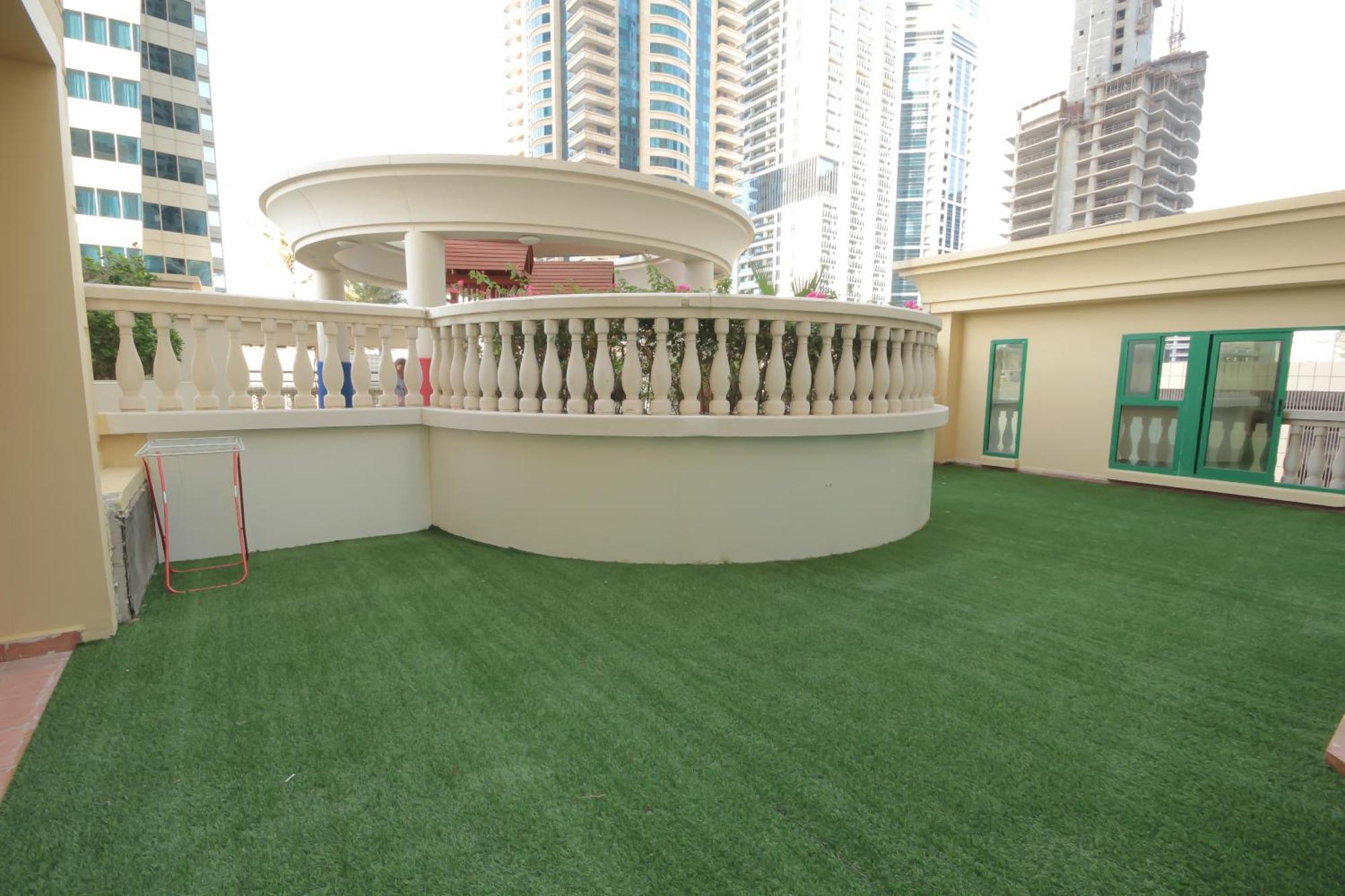 Budget Rooms With Private Bathroom For 'Girls' Only In Dubai, Marina Εξωτερικό φωτογραφία