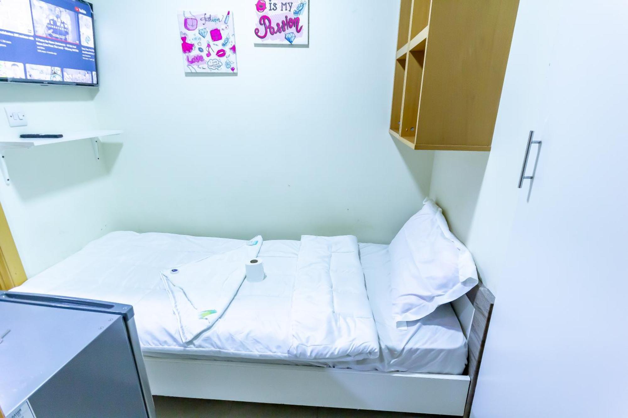 Budget Rooms With Private Bathroom For 'Girls' Only In Dubai, Marina Εξωτερικό φωτογραφία
