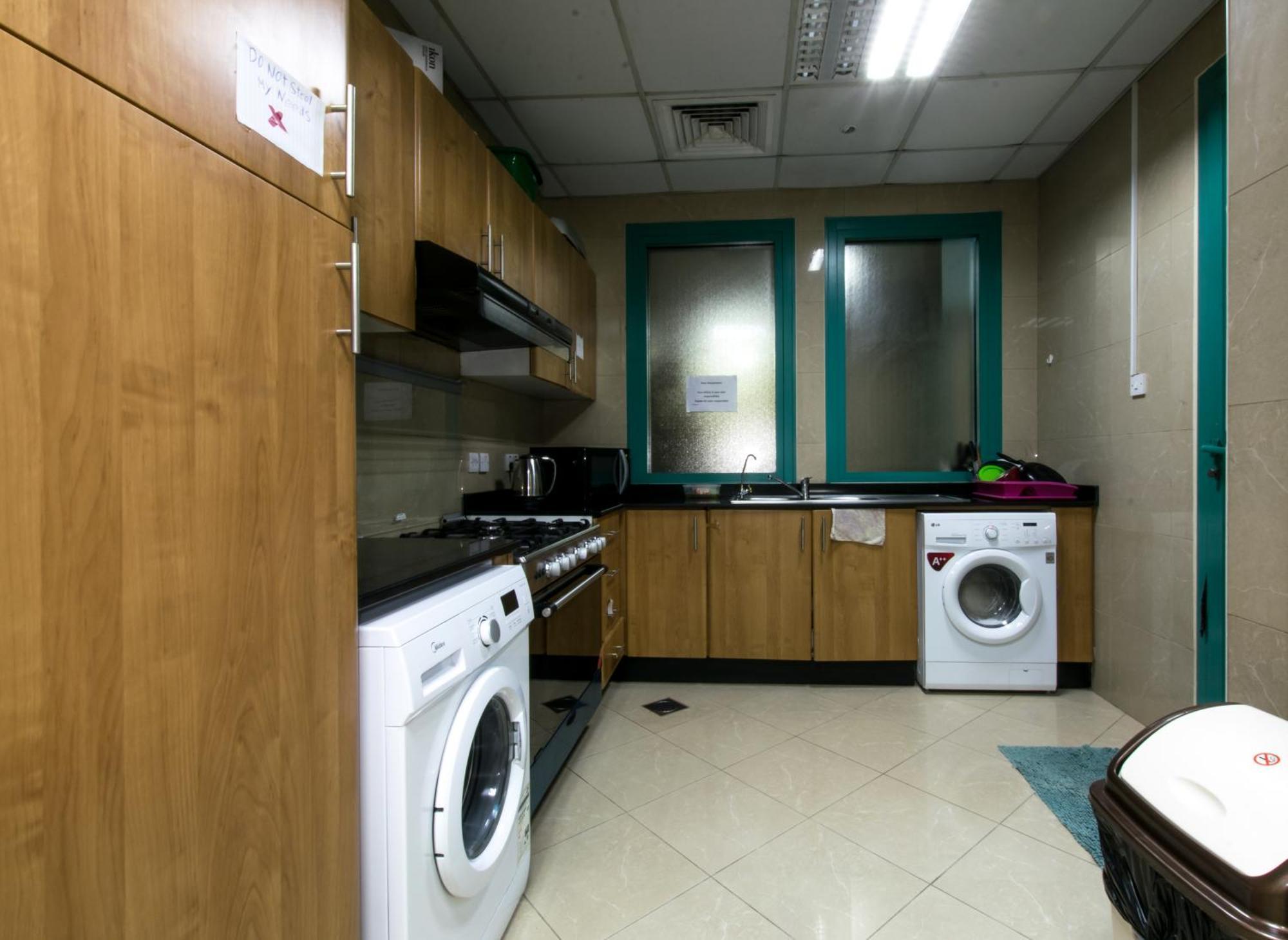 Budget Rooms With Private Bathroom For 'Girls' Only In Dubai, Marina Εξωτερικό φωτογραφία