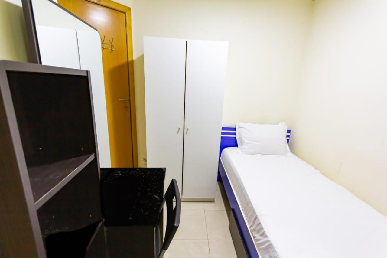Budget Rooms With Private Bathroom For 'Girls' Only In Dubai, Marina Εξωτερικό φωτογραφία