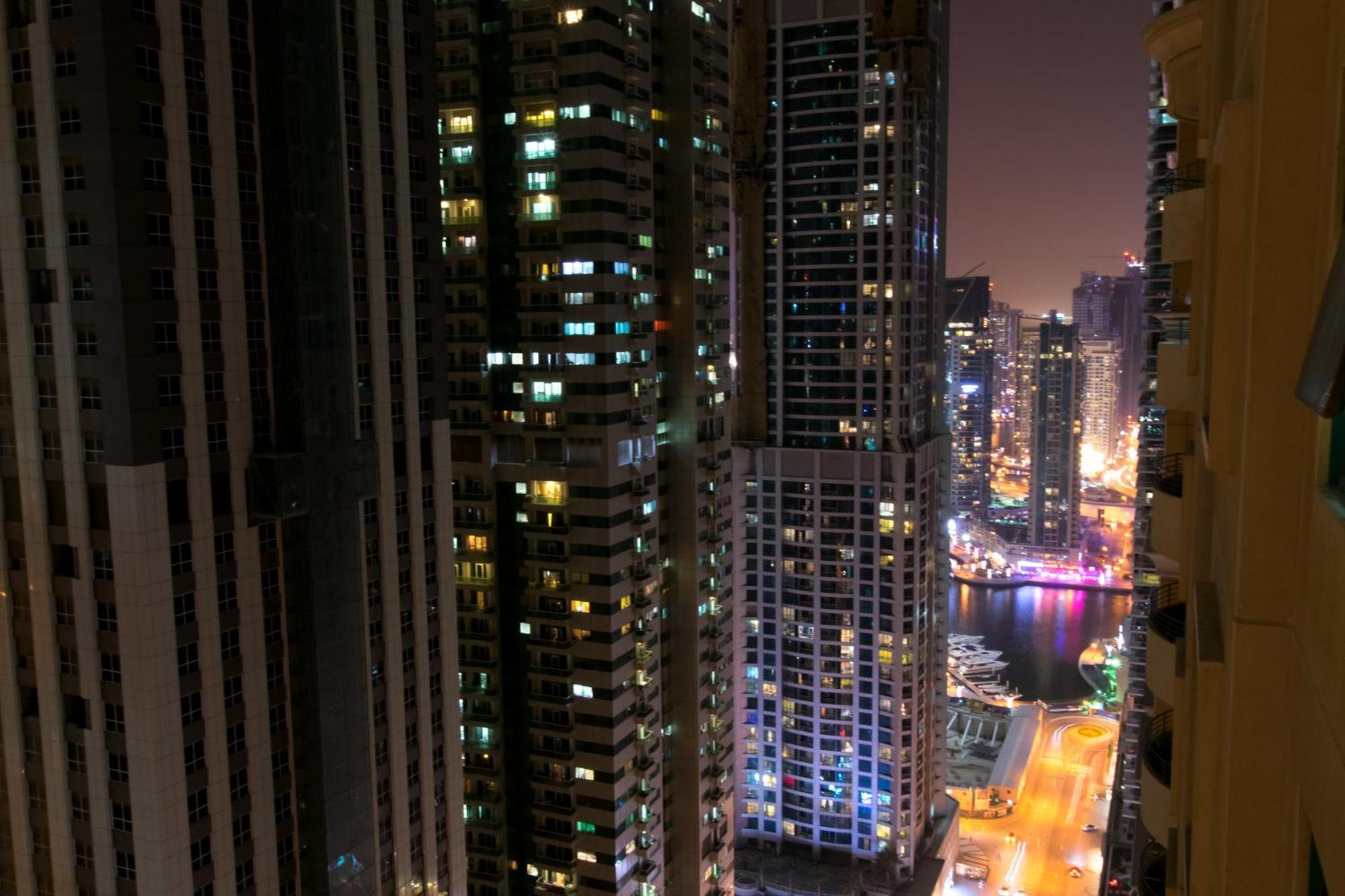 Budget Rooms With Private Bathroom For 'Girls' Only In Dubai, Marina Εξωτερικό φωτογραφία