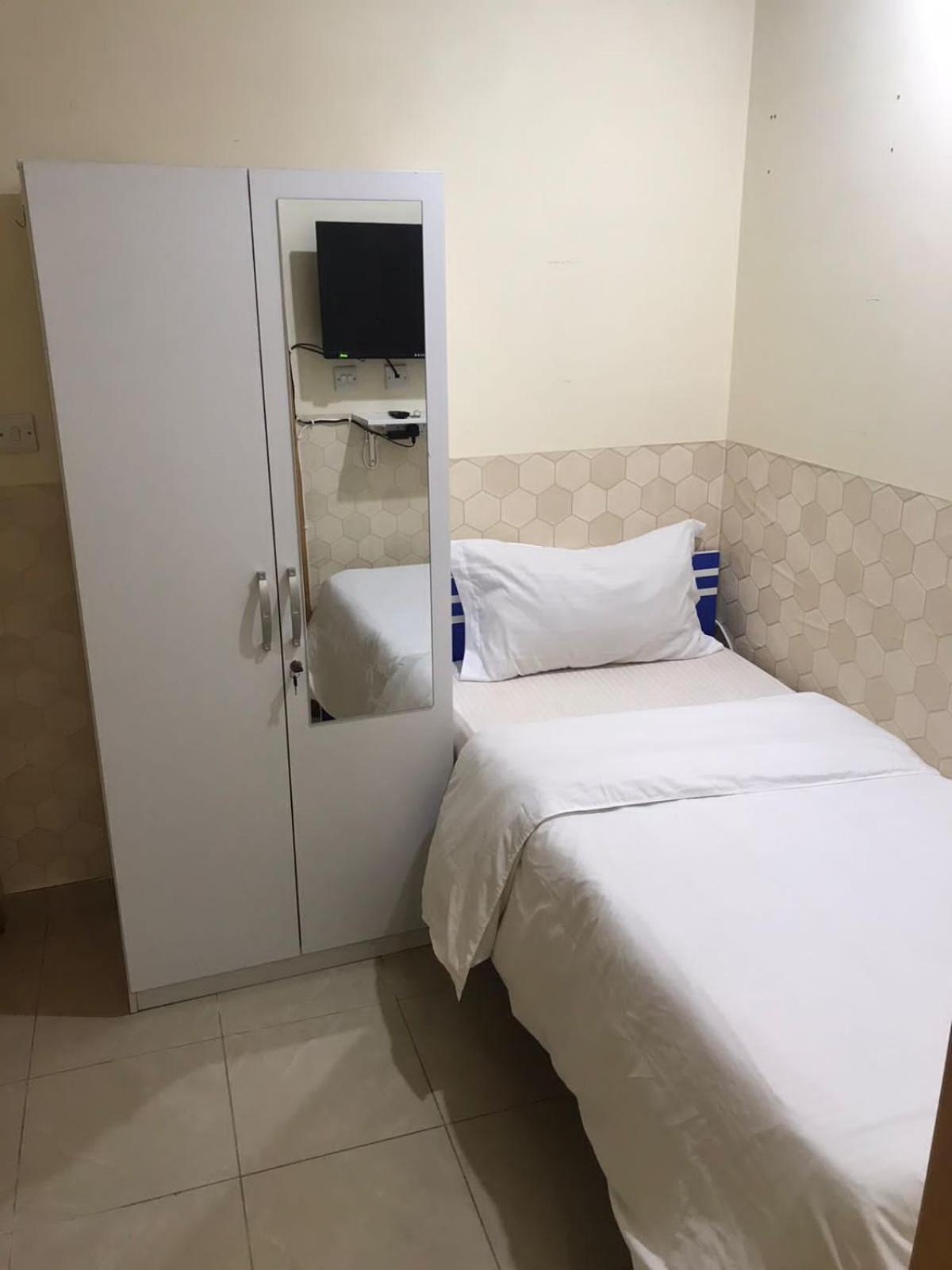 Budget Rooms With Private Bathroom For 'Girls' Only In Dubai, Marina Εξωτερικό φωτογραφία