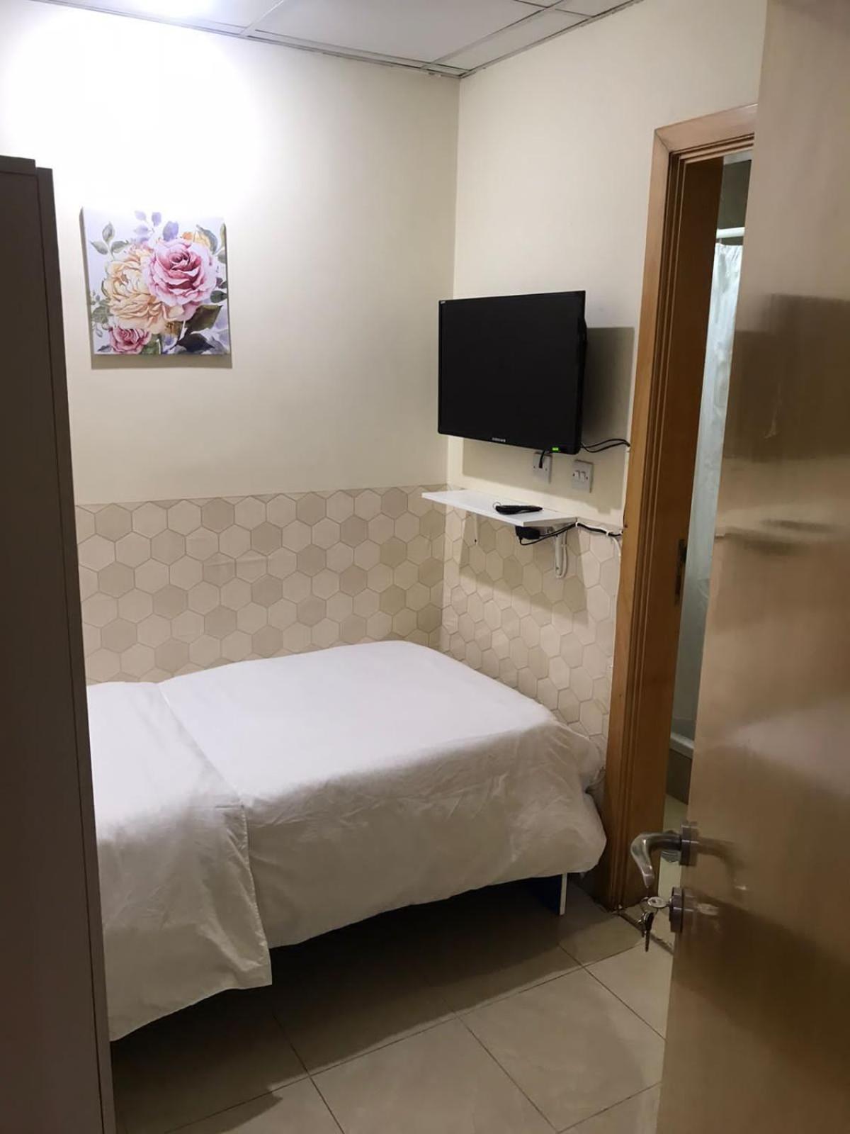 Budget Rooms With Private Bathroom For 'Girls' Only In Dubai, Marina Εξωτερικό φωτογραφία