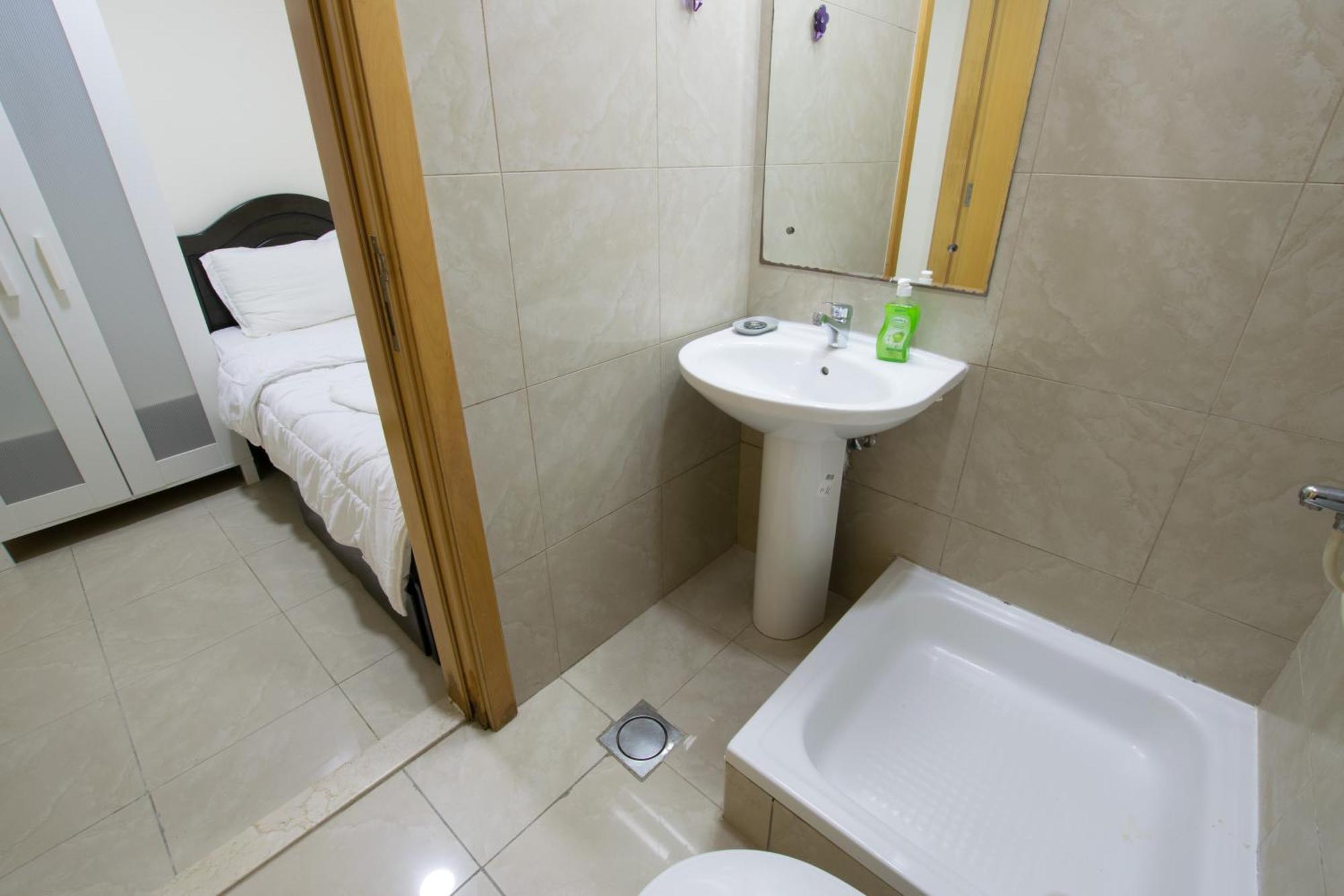 Budget Rooms With Private Bathroom For 'Girls' Only In Dubai, Marina Εξωτερικό φωτογραφία