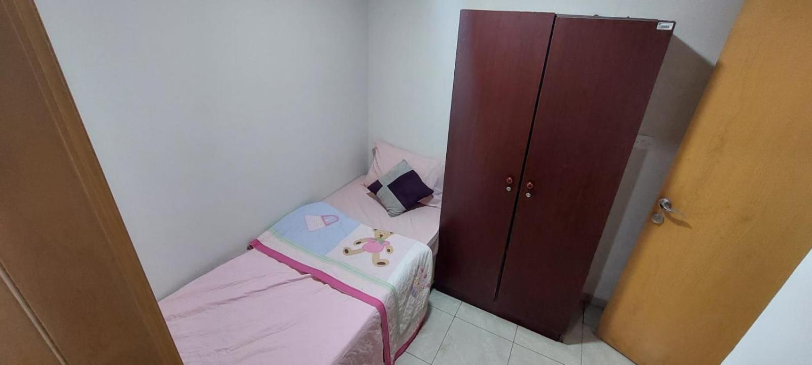 Budget Rooms With Private Bathroom For 'Girls' Only In Dubai, Marina Εξωτερικό φωτογραφία