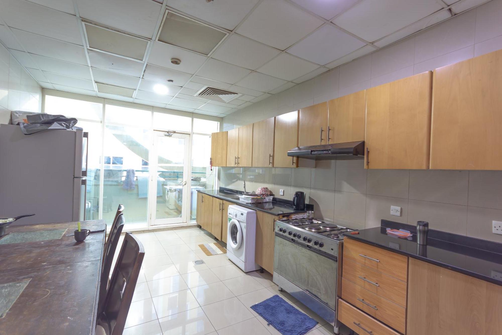 Budget Rooms With Private Bathroom For 'Girls' Only In Dubai, Marina Εξωτερικό φωτογραφία