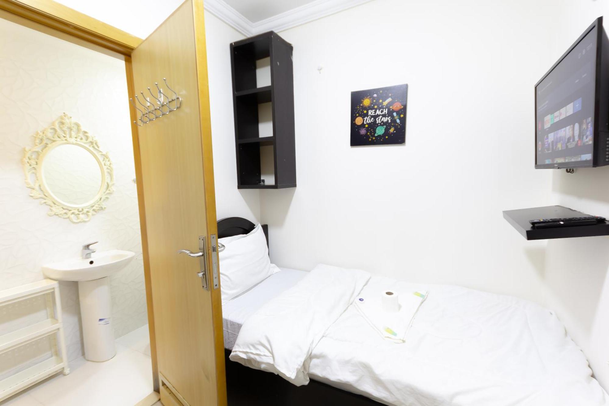 Budget Rooms With Private Bathroom For 'Girls' Only In Dubai, Marina Εξωτερικό φωτογραφία